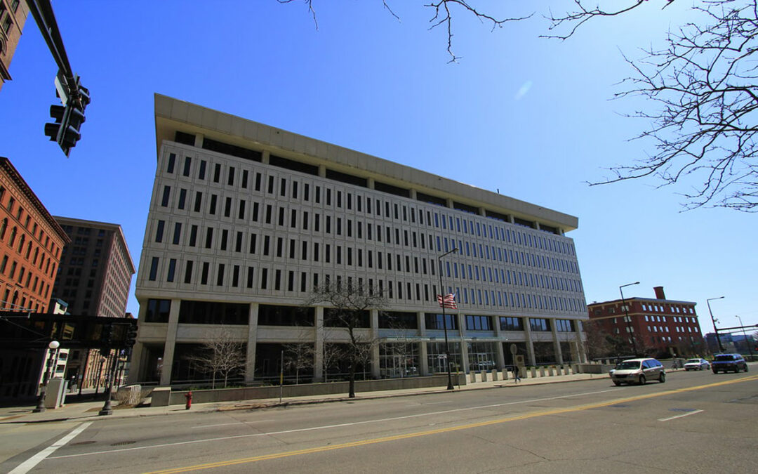 A street photo of the Warren E. Burger Federal Building in St. Paul, Minnesota.